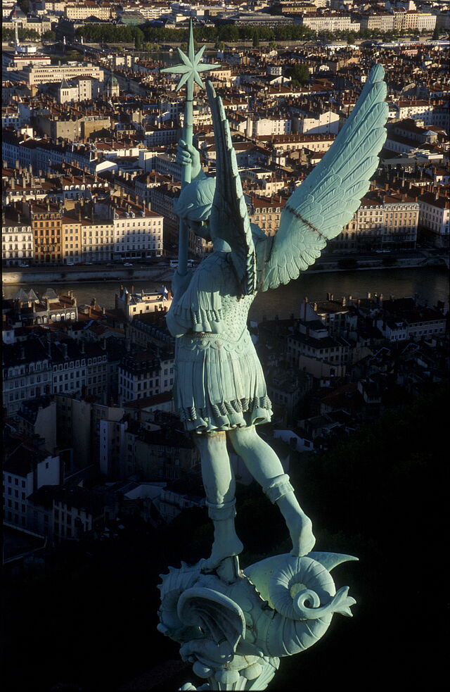 Visite insolite des toits de la basilique de Fourvière