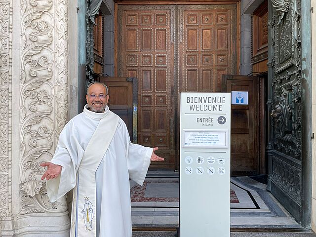 « Les coulisses de la basilique avec un chapelain »