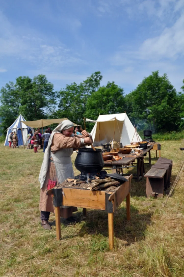 Ateliers pédagogiques vie quotidienne sur le thème de la cuisine par La Compagnie Excalibur