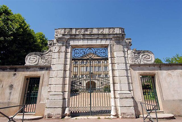 Découverte de l'École Saint-Thomas d'Aquin, ancien château d'Oullins et de sa chapelle classée