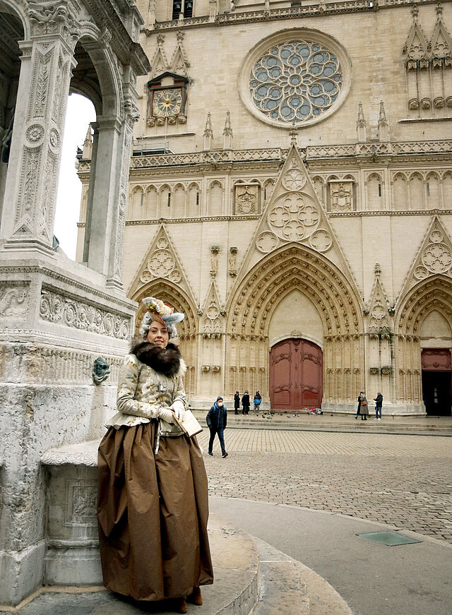 Visite guidée du Vieux Lyon : suivez votre guide costumée et redécouvrez le Vieux Lyon du XVe / Renaissance (traboules et cours intérieures)